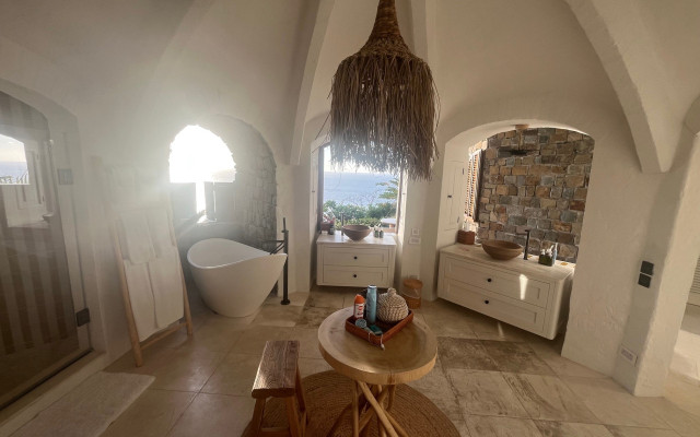 MUSTIQUE 9